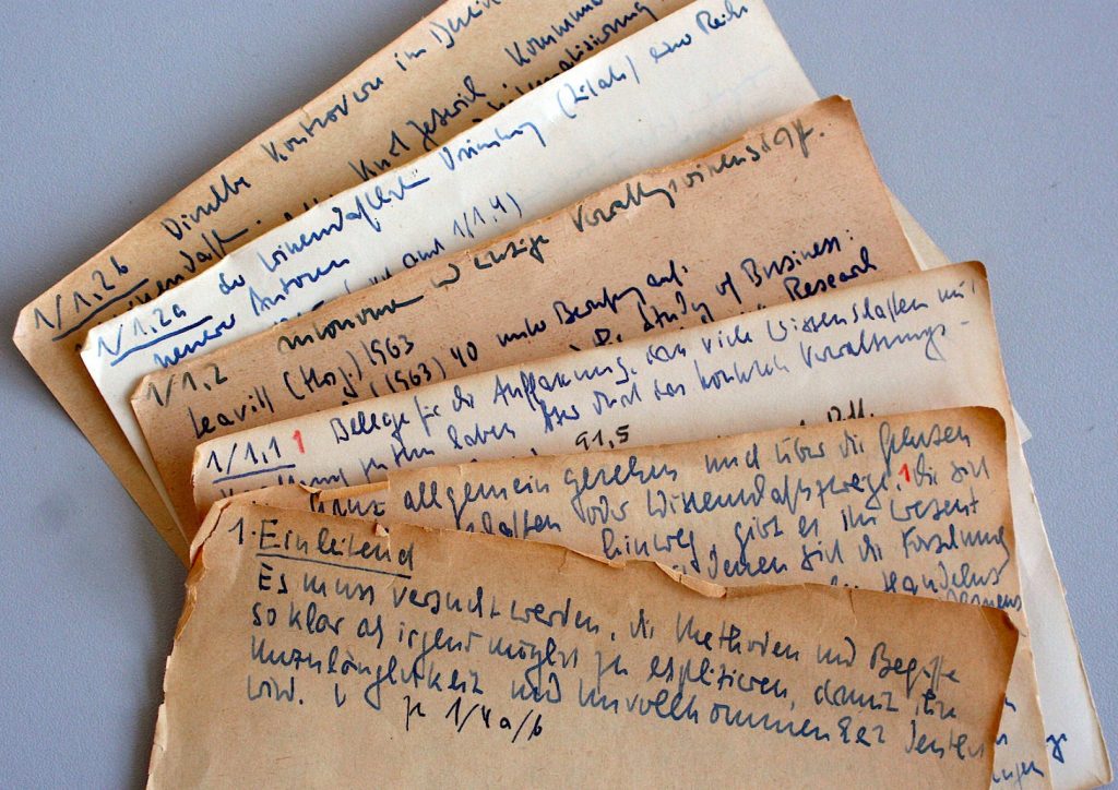 Luhmann's note cards